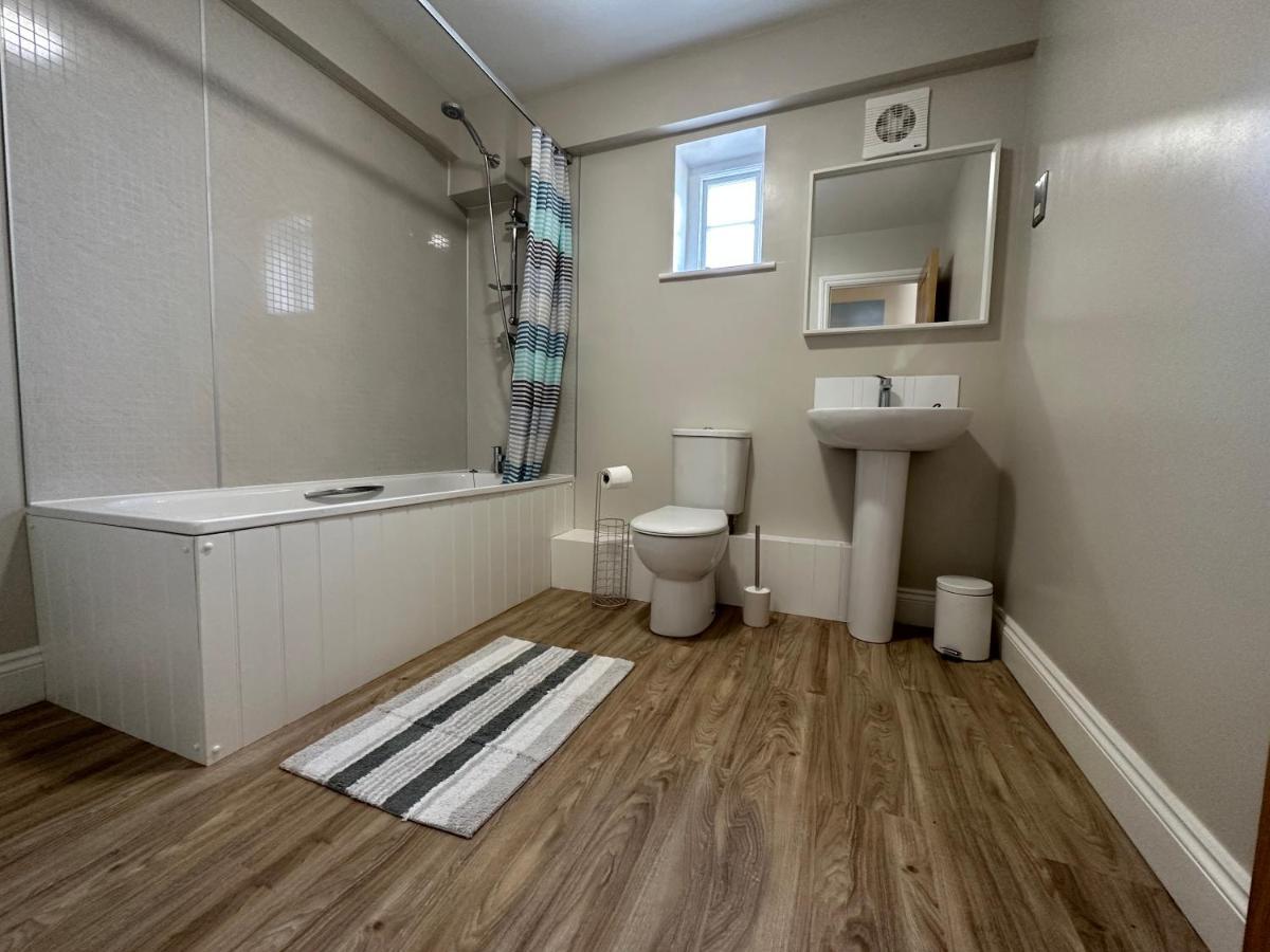 Barchester House Apartments Delux Σαλισμπέρι Εξωτερικό φωτογραφία